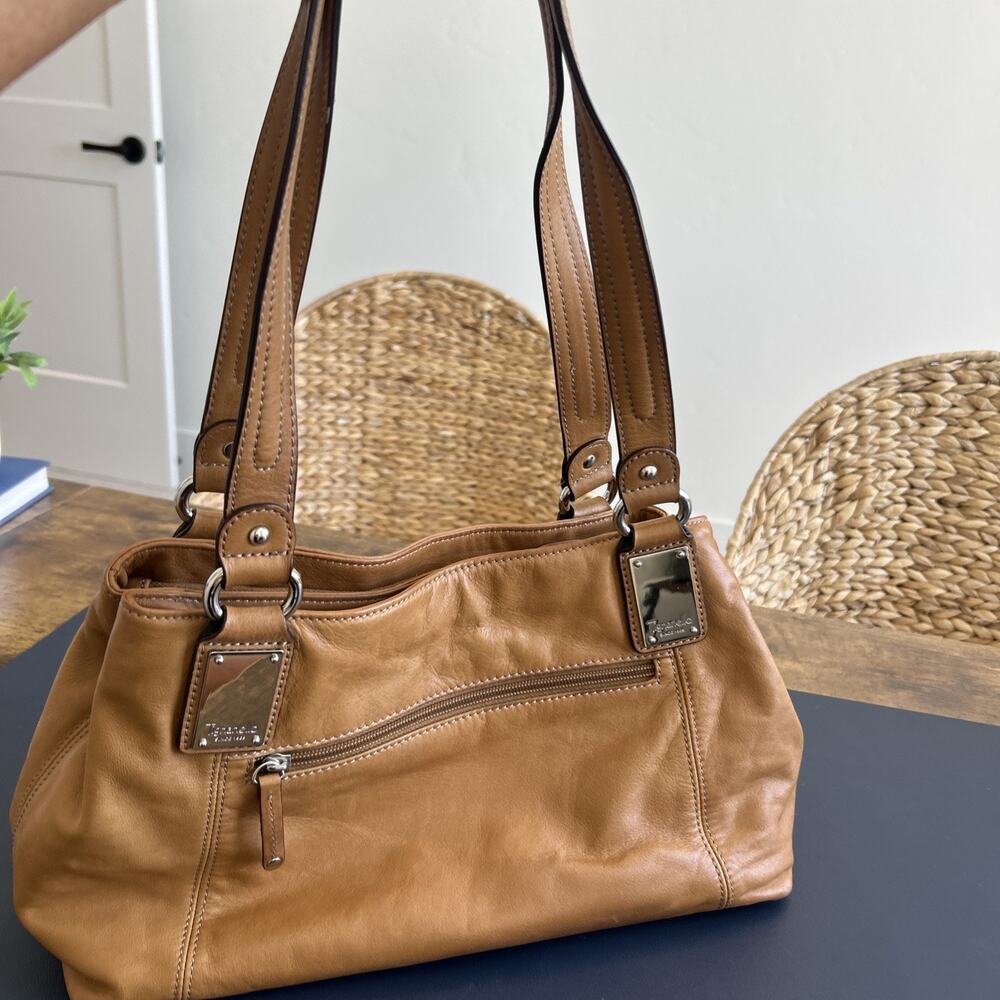 Beautiful Vintage Camel colored Leather Tignanello Shoulder Bag